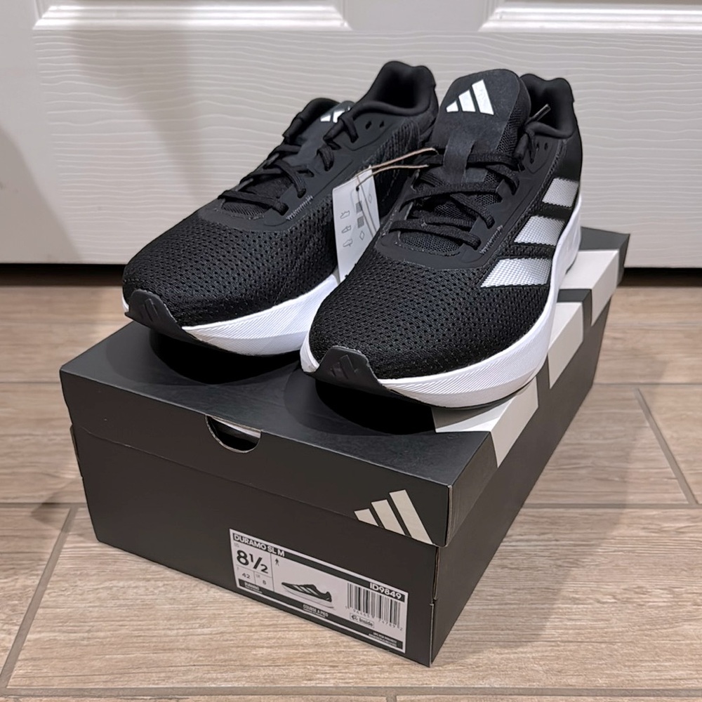 Adidas Duramo SL Mens Black and White Running Shoes 8.5 BRAND NEW W TAGS AND BOX